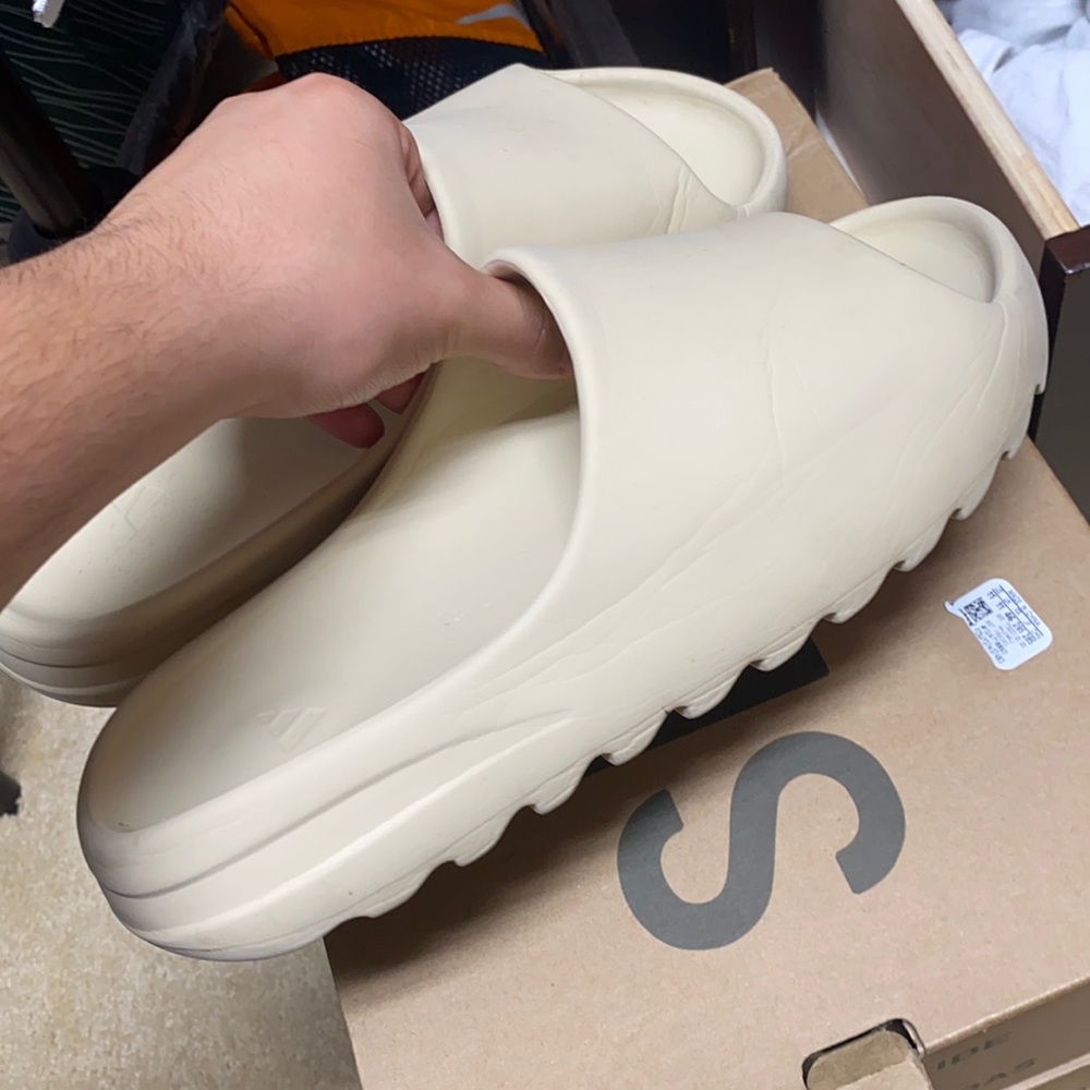 yeezy slides “bone”